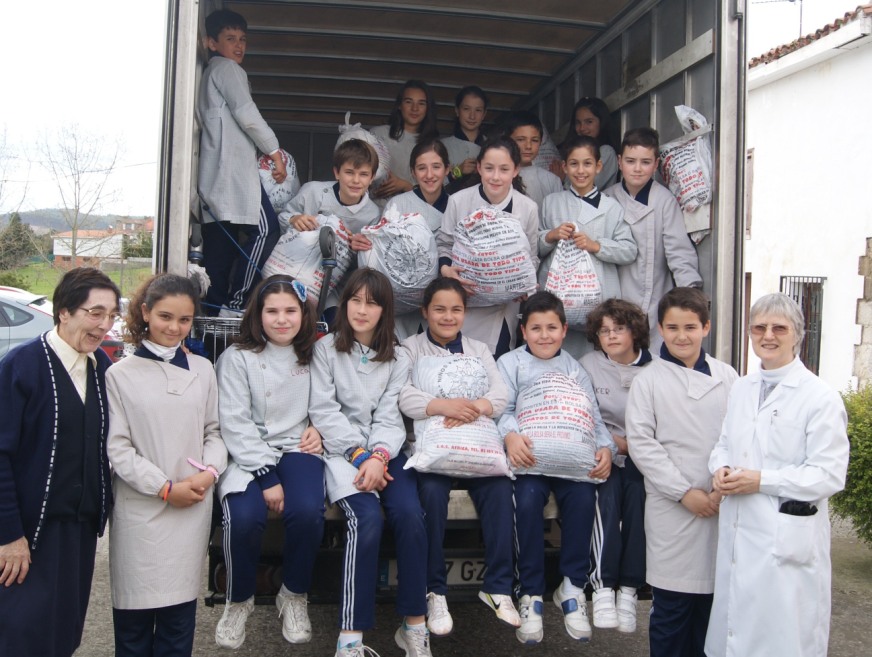 SOS ÁFRICA. RECICLAMOS Y AYUDAMOS