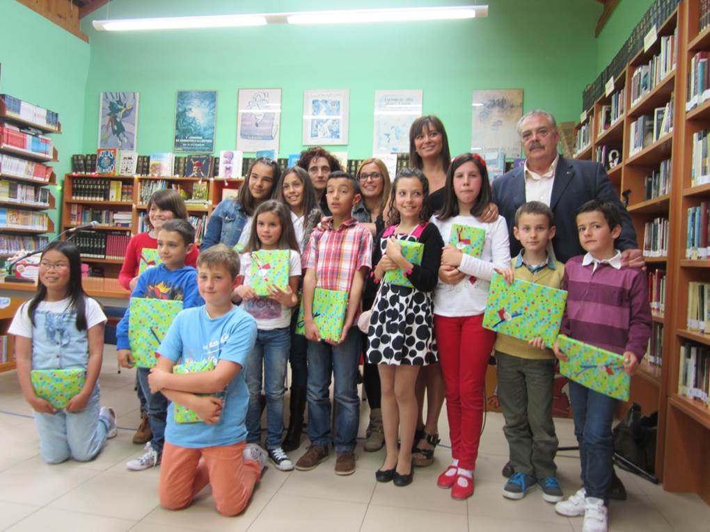 El Colegio de la MIlagrosa celebra el día del libro.